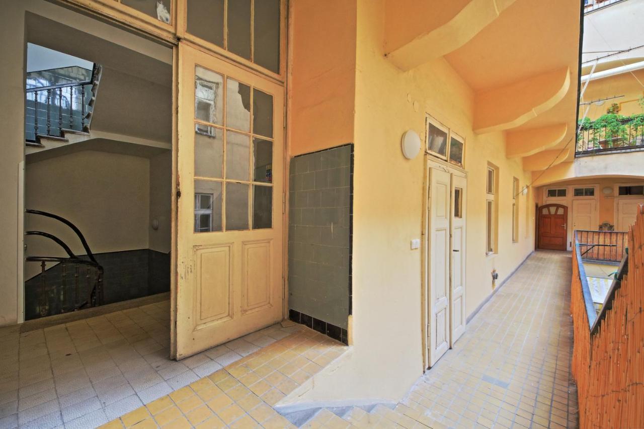 Rose Antique Apartment Praha Bagian luar foto