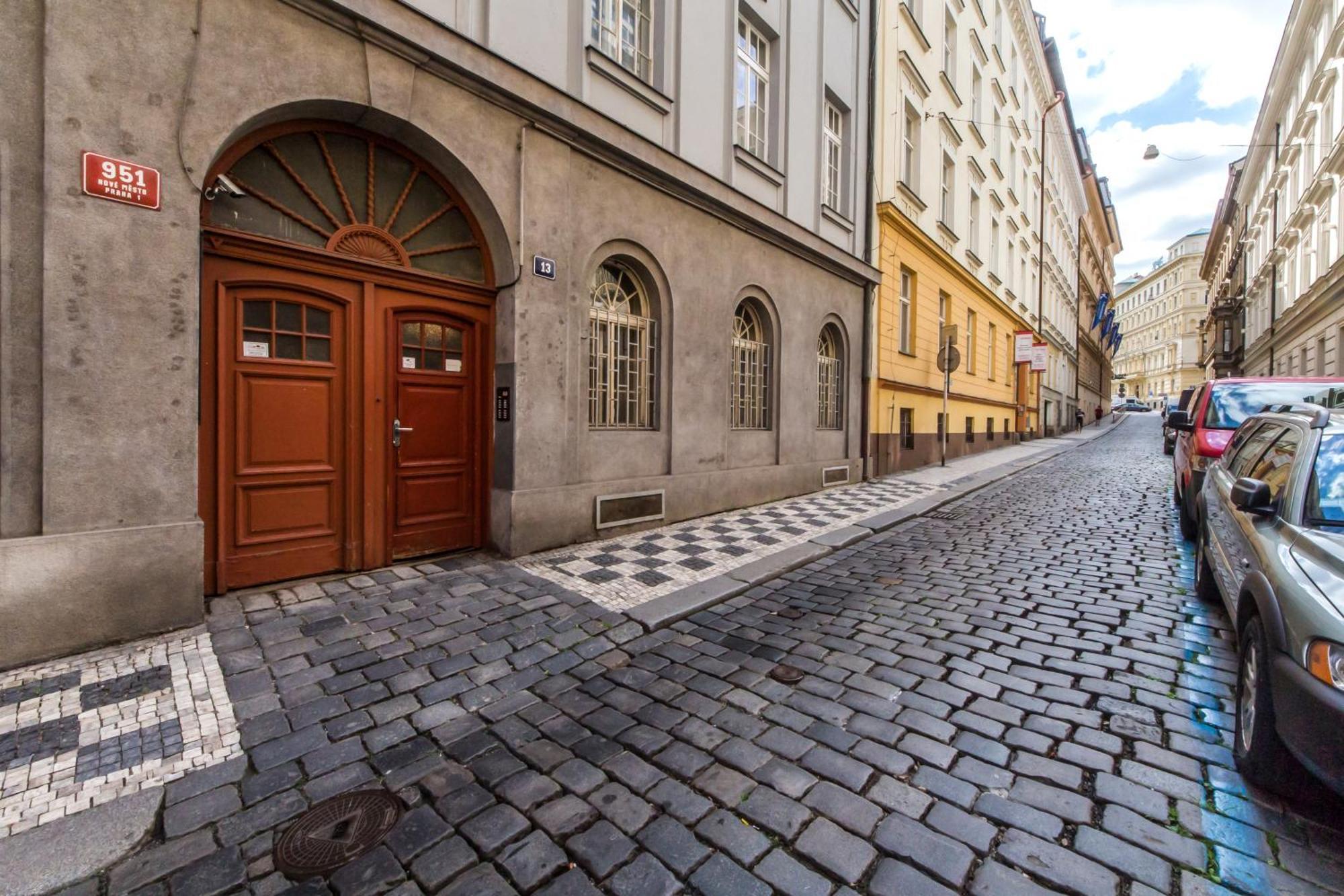 Rose Antique Apartment Praha Bagian luar foto