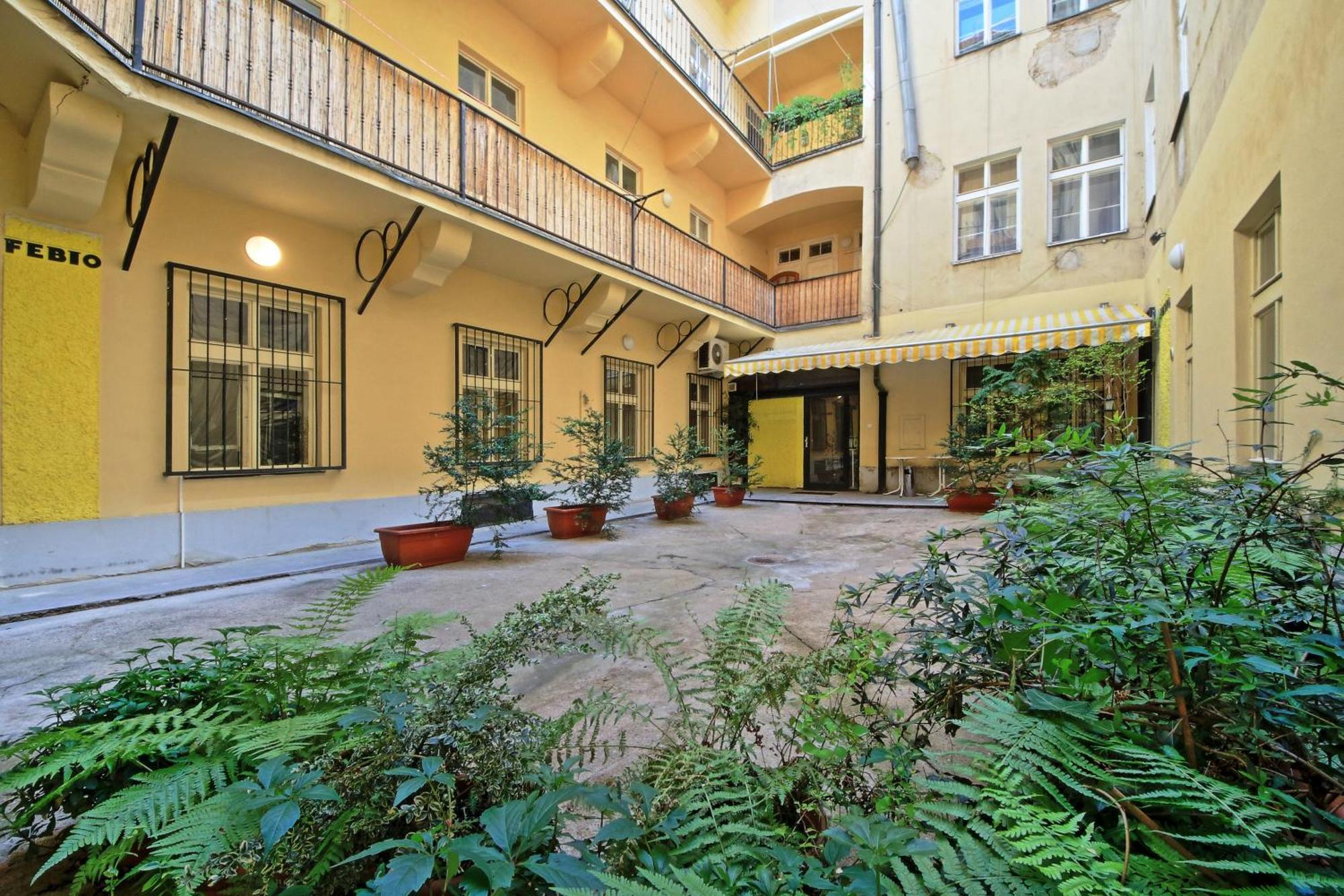 Rose Antique Apartment Praha Bagian luar foto